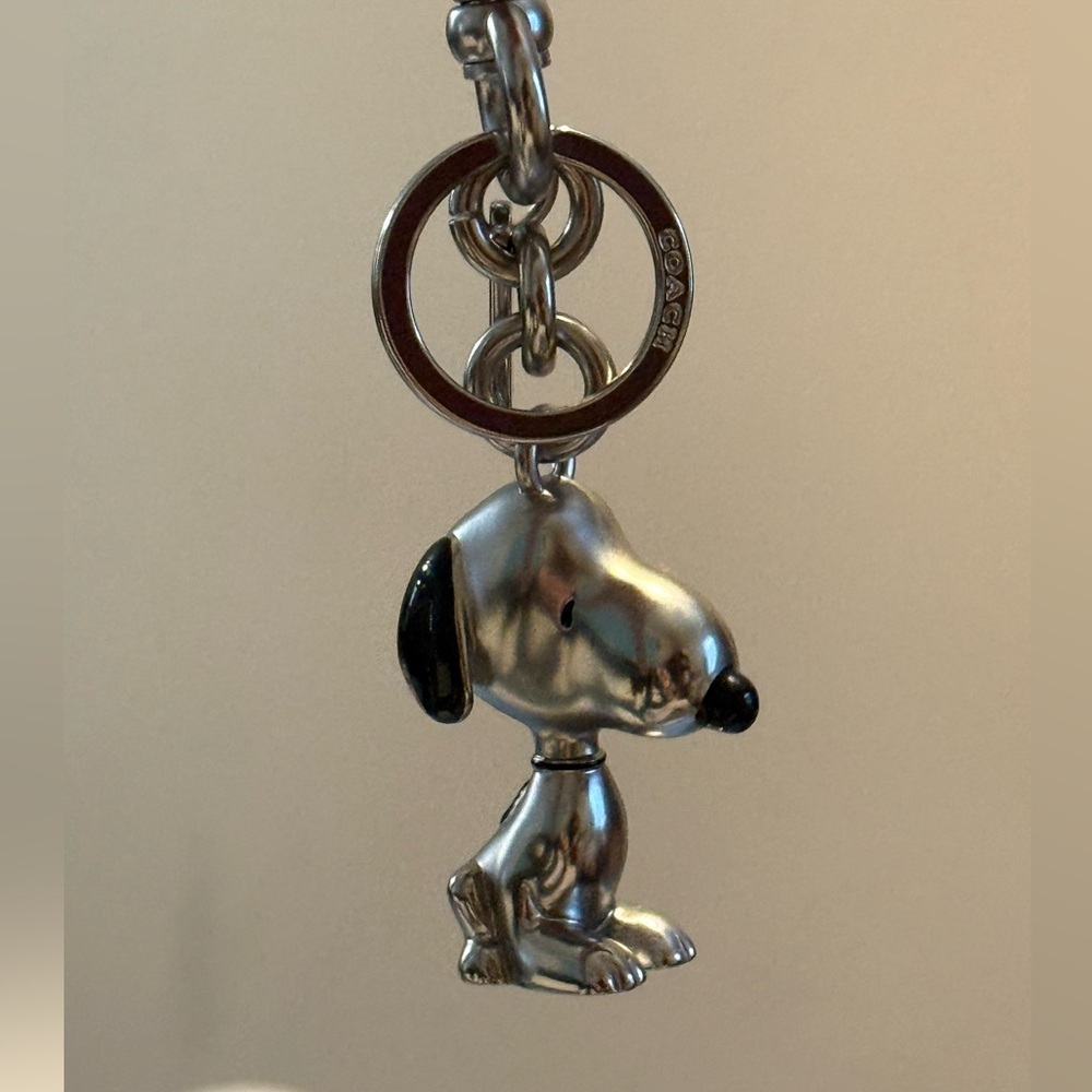 SOLD on DP Coach snoopy bag charm keychain - Picture 7 of 7